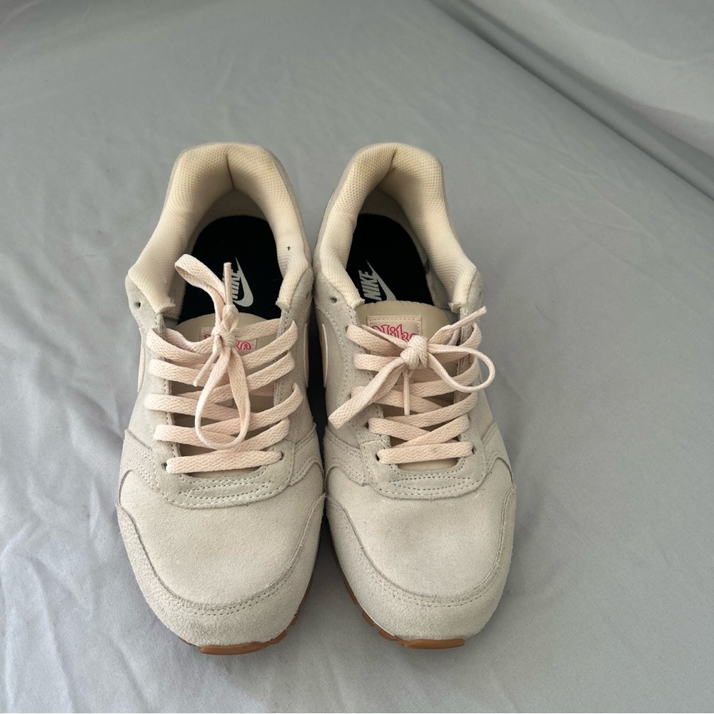 Nike MD Runner SE Guava Ice Gum W Size 10 - Picture 6 of 6